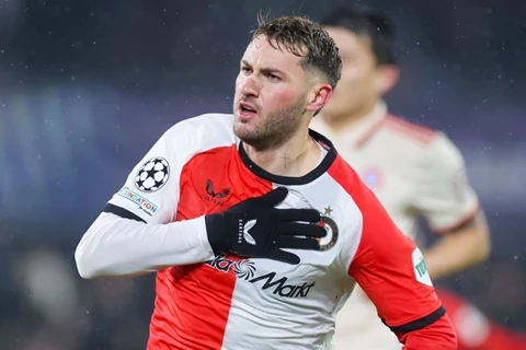 تقارير: ميلان يدرس تقديم عرض لضم هداف فينورد